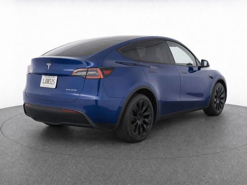 Used 2022 Tesla Model Y Long Range AWD/4WD image 29