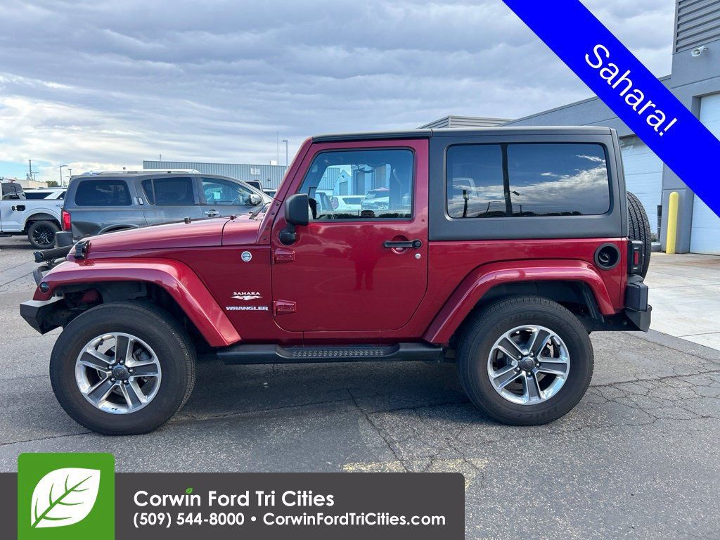 Used 2012 Jeep Wrangler Sahara w/ Connectivity Group AWD/4WD image 10