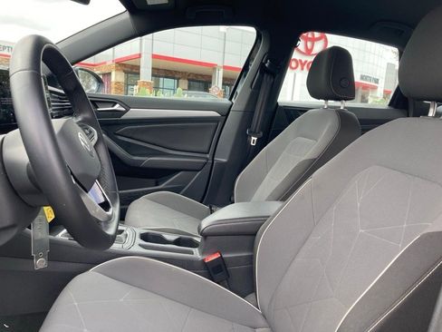 Used 2025 Volkswagen Jetta Sport image 10