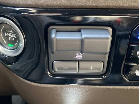 Used 2024 Chevrolet Silverado 1500 LTZ image 28