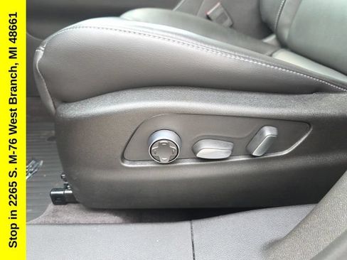 Used 2024 Cadillac XT4 Premium Luxury FWD image 16