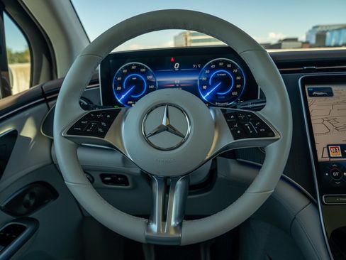Certified 2023 Mercedes-Benz EQE 350+ 4MATIC SUV image 22