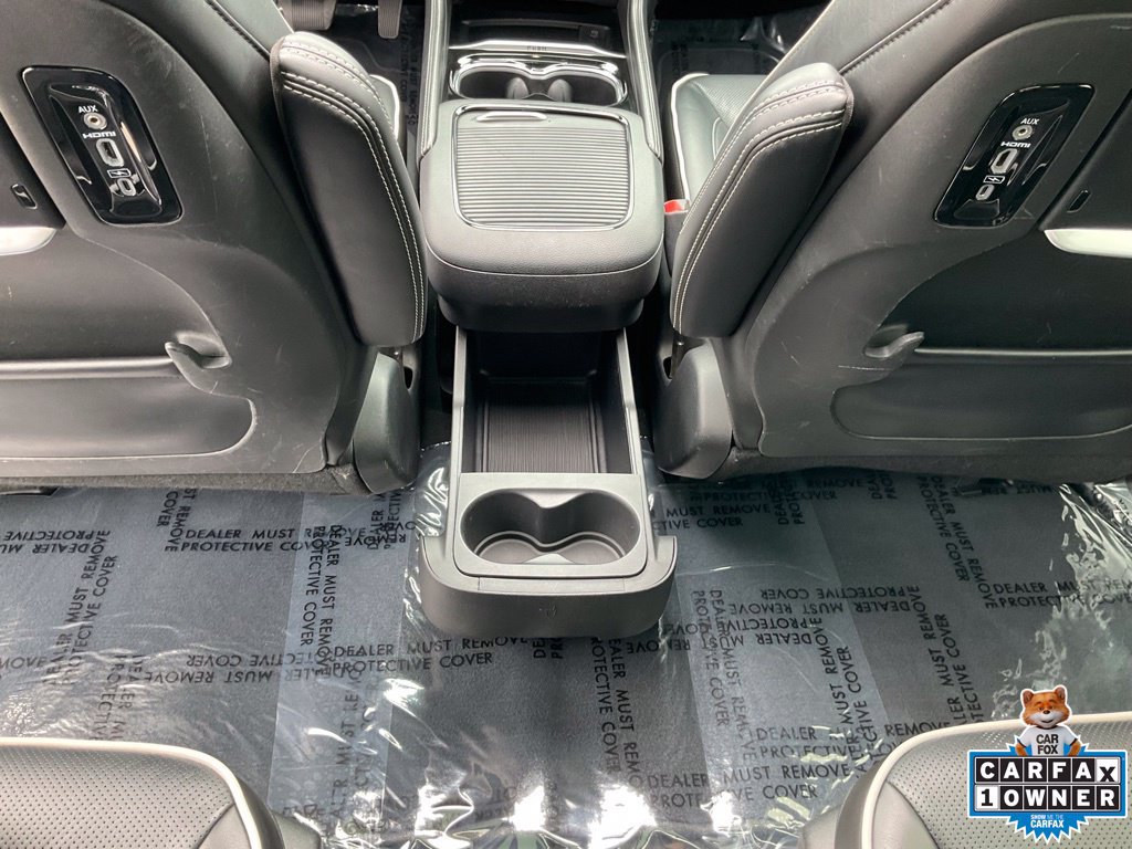 Used 2023 Chrysler Pacifica Limited w/ Uconnect Theater Family Group FWD image 38
