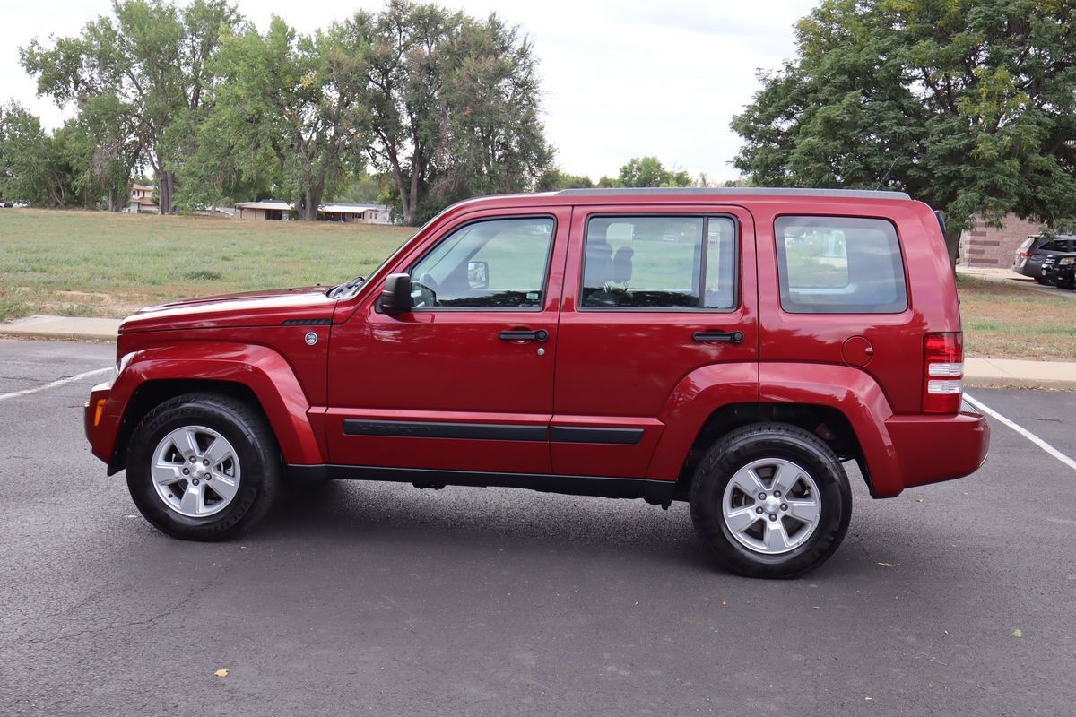 Used 2012 Jeep Liberty Sport w/ Driver Convenience Group AWD/4WD image 11