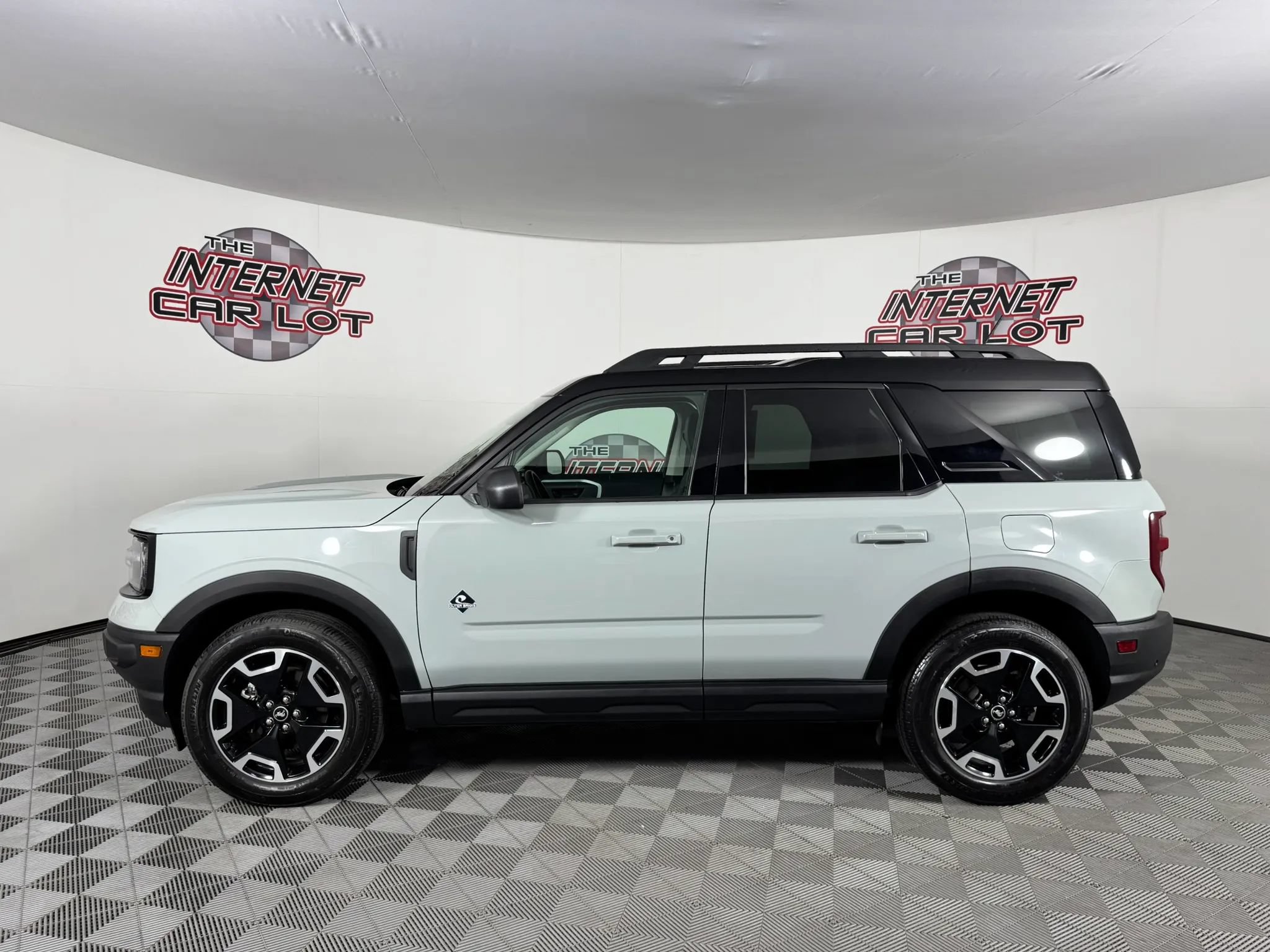 Used 2024 Ford Bronco Sport Outer Banks w/ Tech Package AWD/4WD image 4