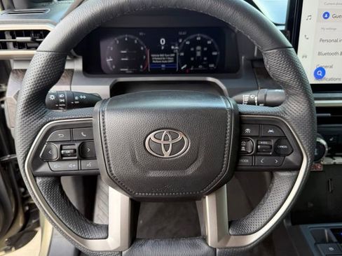 Used 2025 Toyota Tacoma Limited AWD/4WD image 13