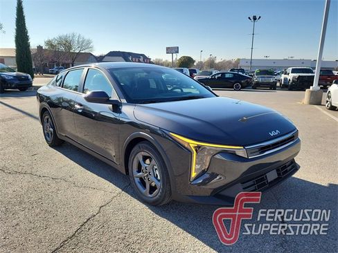 New 2025 Kia K4 LXS image 1