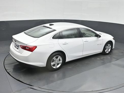 Used 2021 Chevrolet Malibu LS FWD image 38