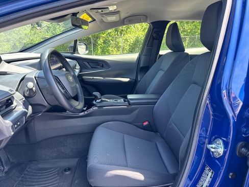Used 2023 Toyota Prius LE FWD image 18