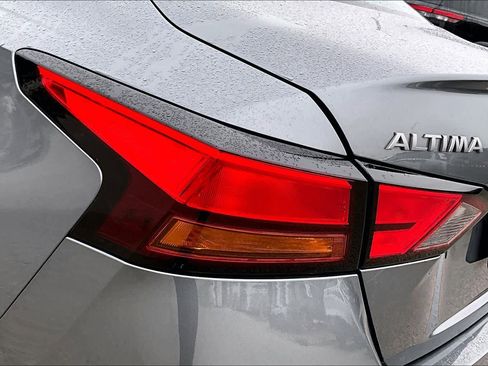 Used 2025 Nissan Altima 2.5 SV image 28