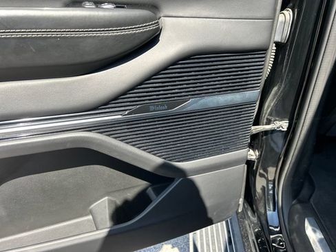 Used 2023 Jeep Grand Wagoneer Series II w/ Flexible Seating Group AWD/4WD image 46