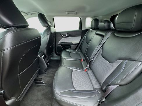 Used 2022 Jeep Compass Latitude image 15