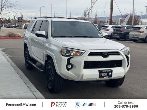 Used 2022 Toyota 4Runner SR5 image 9