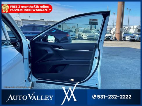 Used 2019 Toyota Camry XSE image 15