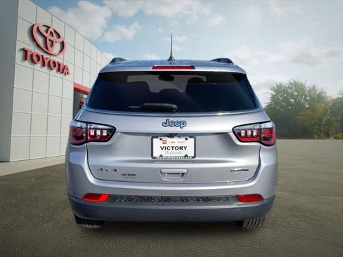 Used 2023 Jeep Compass Latitude AWD/4WD image 4