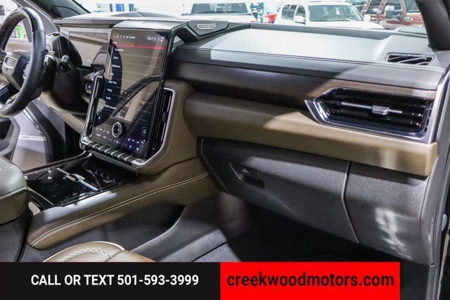 Used 2025 GMC Yukon Denali Ultimate AWD/4WD image 55
