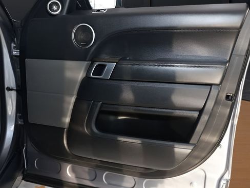 Used 2020 Land Rover Range Rover Sport HSE Dynamic image 18