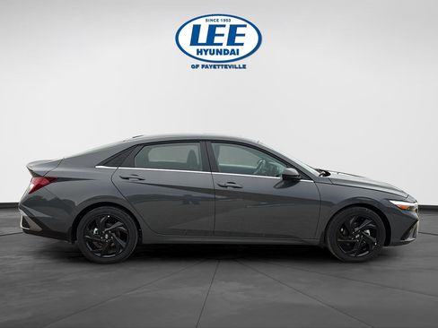 New 2026 Hyundai Elantra SEL Sport Premium FWD image 2