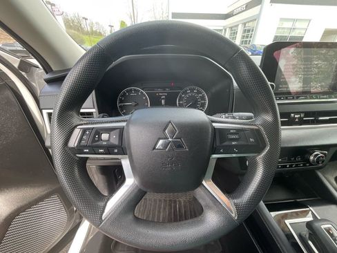 Used 2022 Mitsubishi Outlander ES AWD/4WD image 15
