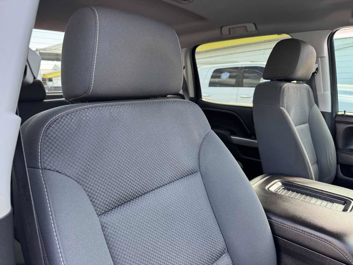 Used 2018 Chevrolet Silverado 1500 LT w/ All Star Edition RWD image 14