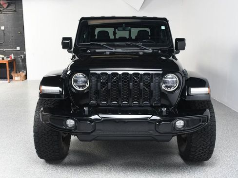 Used 2022 Jeep Gladiator Overland AWD/4WD image 12