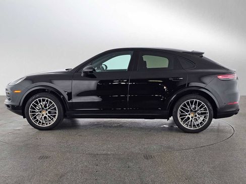 Used 2023 Porsche Cayenne Platinum Edition image 6