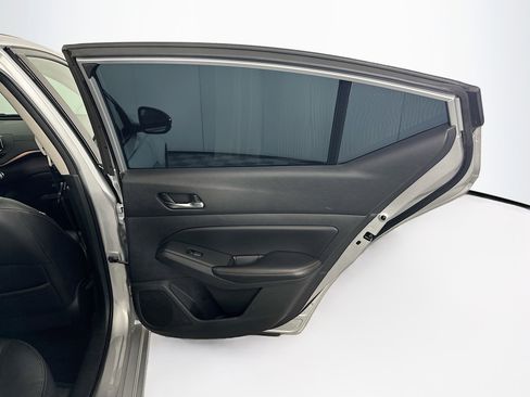 Used 2019 Nissan Altima 2.5 SR w/ SR Premium Package image 28