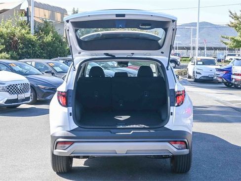 New 2026 Hyundai Tucson Blue SE image 7