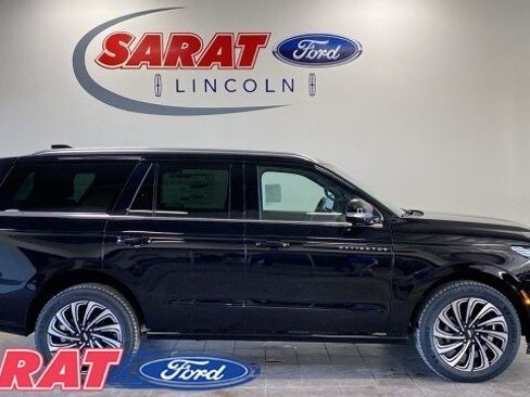 New 2025 Lincoln Navigator Black Label AWD/4WD image 1