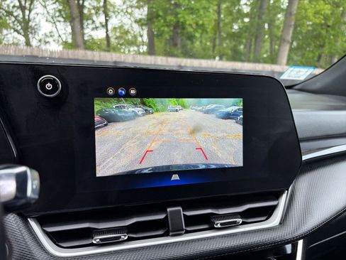 Used 2025 Chevrolet Equinox LT FWD image 23