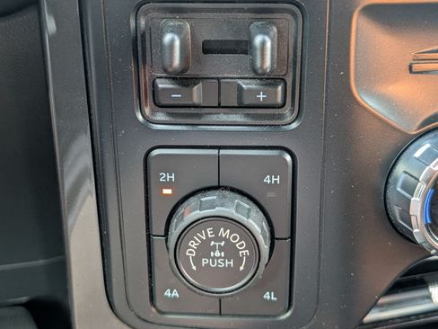 Used 2023 Ford F150 Lariat AWD/4WD image 24