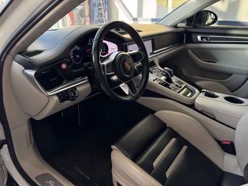 Used 2019 Porsche Panamera GTS image 17