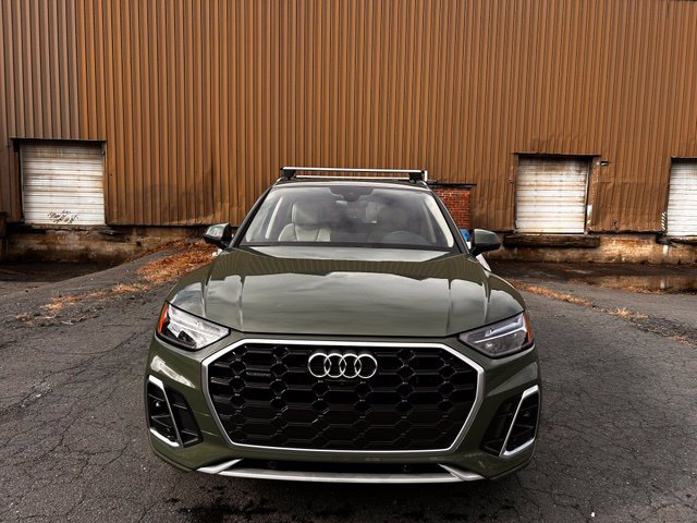 Used 2023 Audi Q5 e Premium Plus w/ Premium Plus Package AWD/4WD image 2
