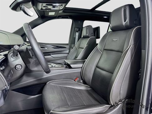 Used 2024 Cadillac Escalade Sport w/ LPO, ONYX Package AWD/4WD image 11
