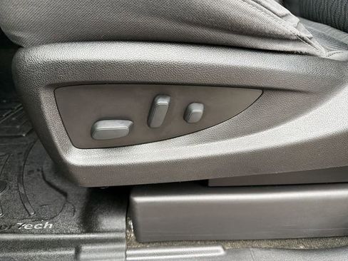 Used 2017 GMC Yukon SLE w/ SLE Value Package image 14