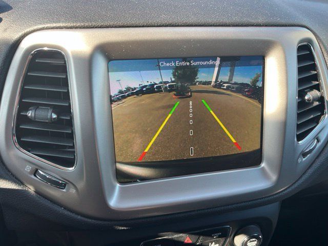Used 2018 Jeep Compass Latitude w/ Popular Equipment Group FWD image 18
