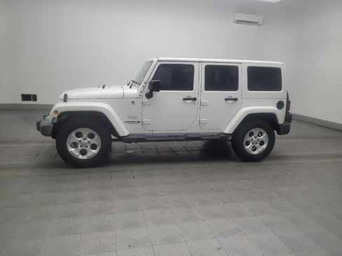 Used 2015 Jeep Wrangler Unlimited Sahara w/ Connectivity Group AWD/4WD image 2