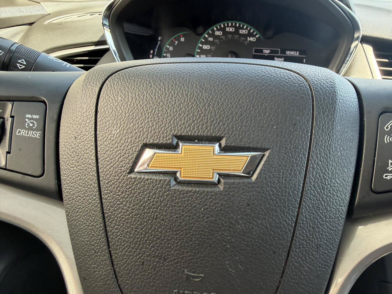 Used 2019 Chevrolet Trax LT w/ LT Convenience Package FWD image 19