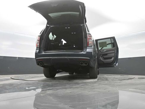 Used 2021 Chevrolet Suburban Premier AWD/4WD image 32