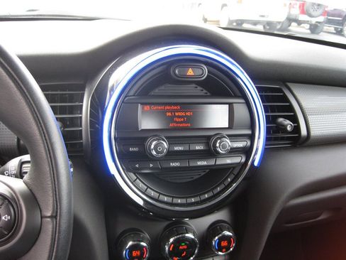 Used 2015 MINI Cooper 2-Door Hardtop image 16