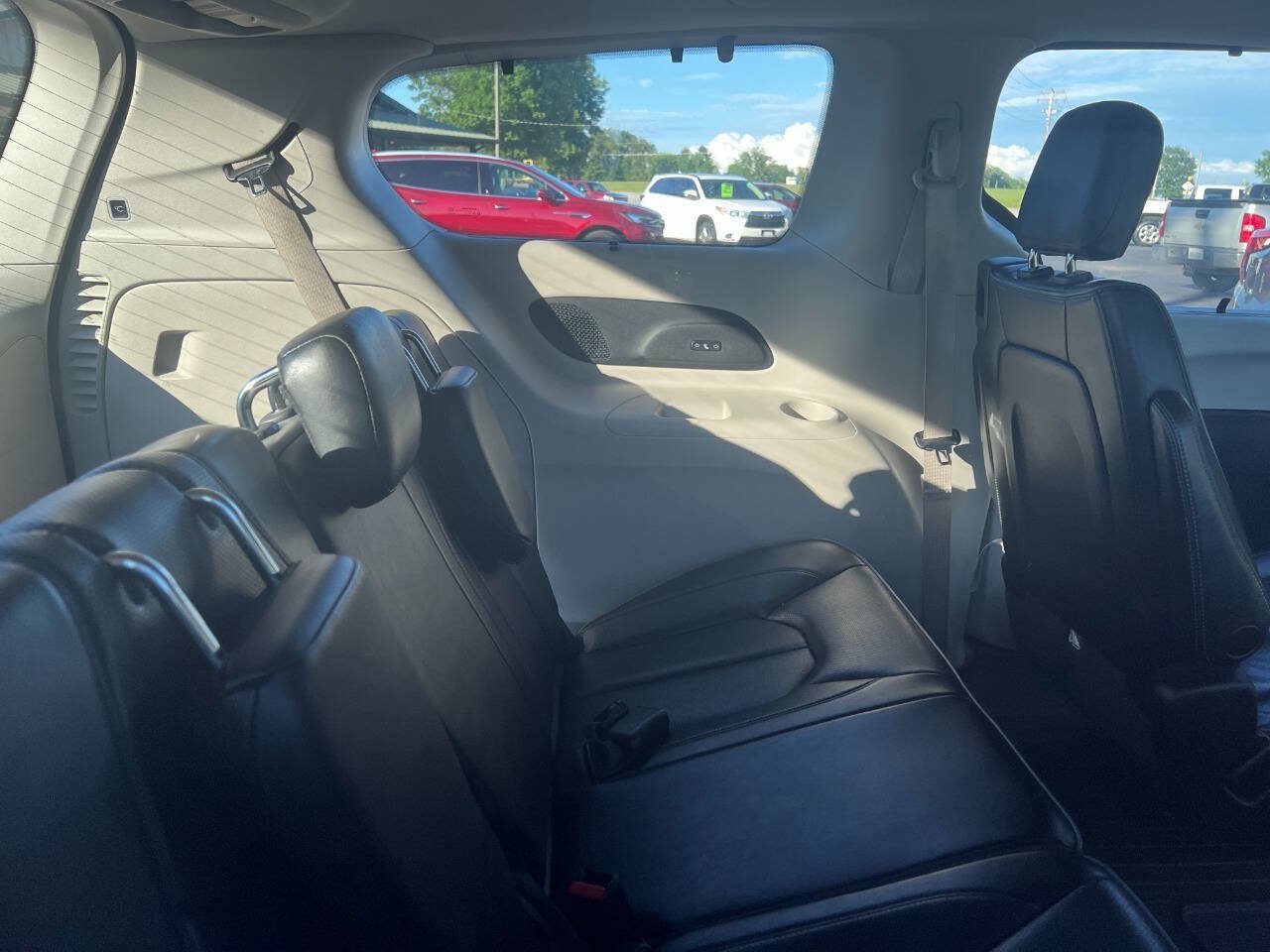 Used 2020 Chrysler Pacifica Limited FWD image 13