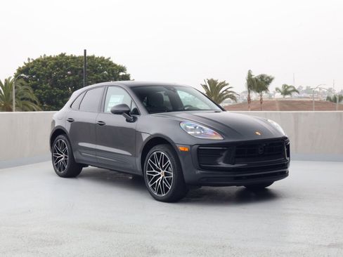 New 2026 Porsche Macan AWD/4WD image 7