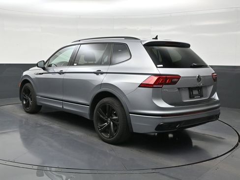 Used 2023 Volkswagen Tiguan SE R-Line FWD image 3
