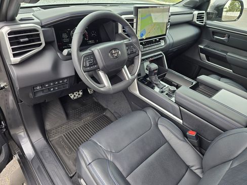 Used 2025 Toyota Tundra Platinum AWD/4WD image 32