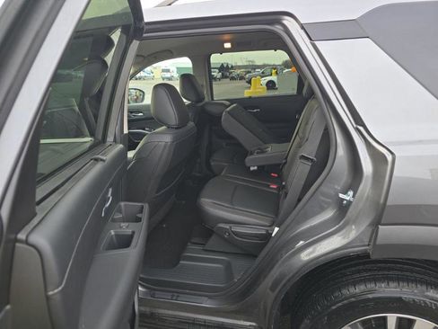 Used 2025 Nissan Pathfinder SL w/ Cargo Package image 19