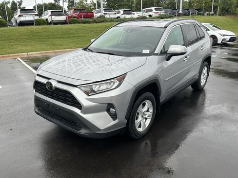Used 2019 Toyota RAV4 XLE w/ Convenience Package AWD/4WD image 5