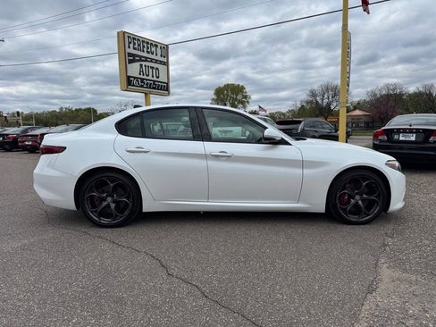 Used 2018 Alfa Romeo Giulia Ti Sport w/ Quick Order Package 22S Sport AWD/4WD image 3