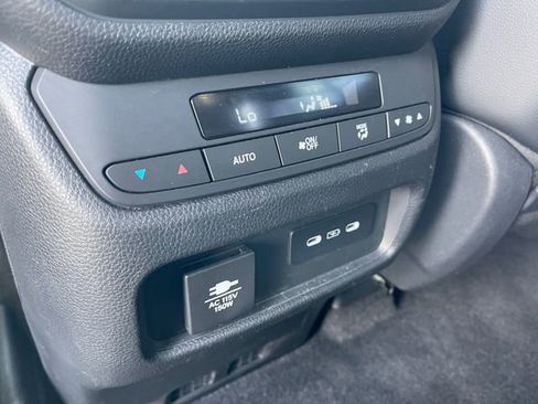 Used 2025 Honda Pilot TrailSport image 21