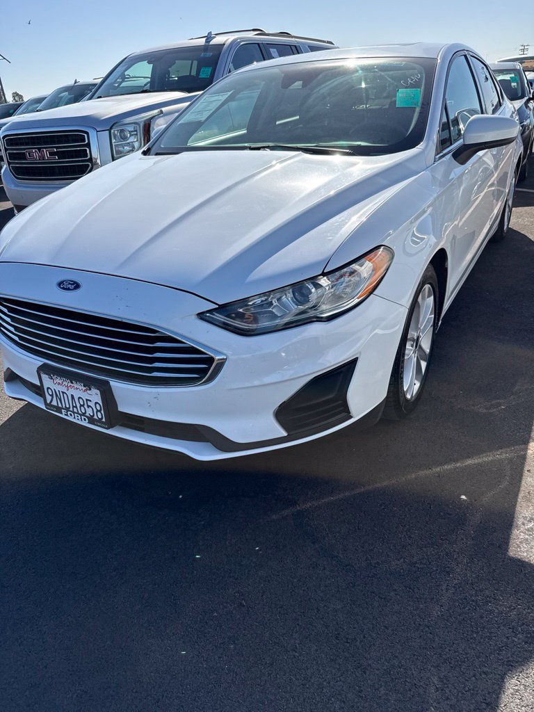 Used 2020 Ford Fusion SE FWD image 1