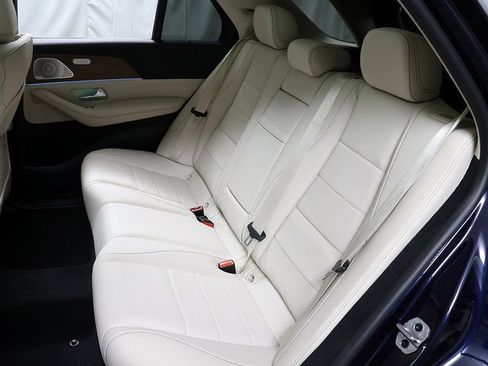 Used 2021 Mercedes-Benz GLE 350 4MATIC image 12